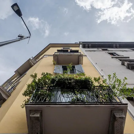 Apartment The Rent - Bright One Bedroom With Balcony In Moscova Milan