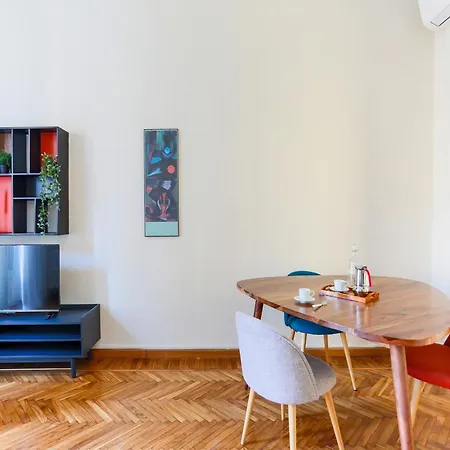 The Rent - Bright One Bedroom With Balcony In Moscova