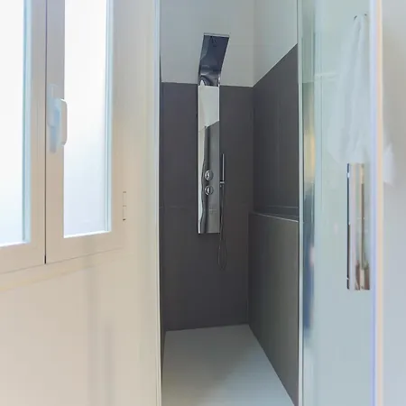 The Rent - Bright One Bedroom With Balcony In Moscova Apartment *