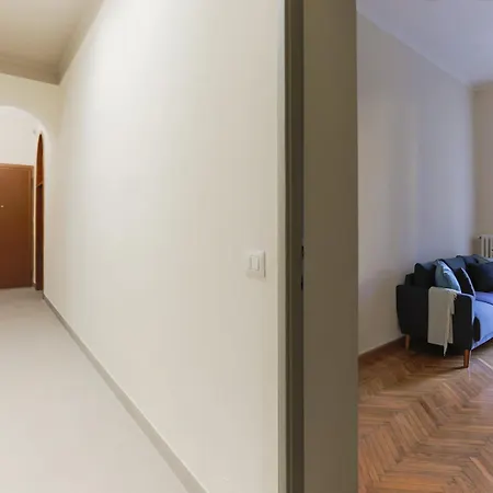 The Rent - Bright One Bedroom With Balcony In Moscova *