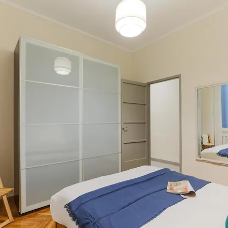 Apartment The Rent - Bright One Bedroom With Balcony In Moscova Milan