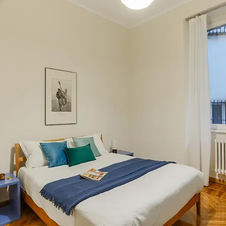 The Rent - Bright One Bedroom With Balcony In Moscova * Milan